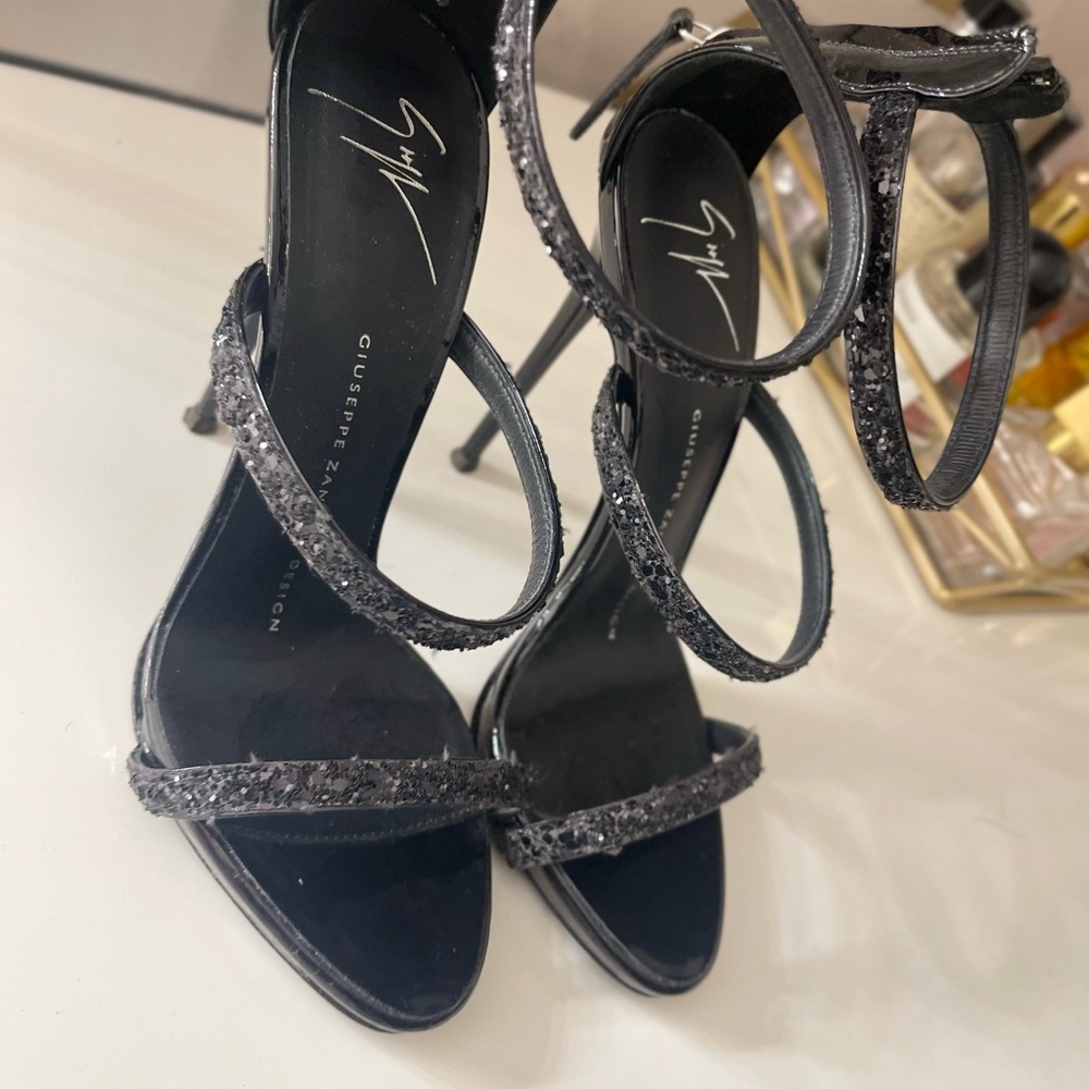 Sandals - Picture 3 of 3